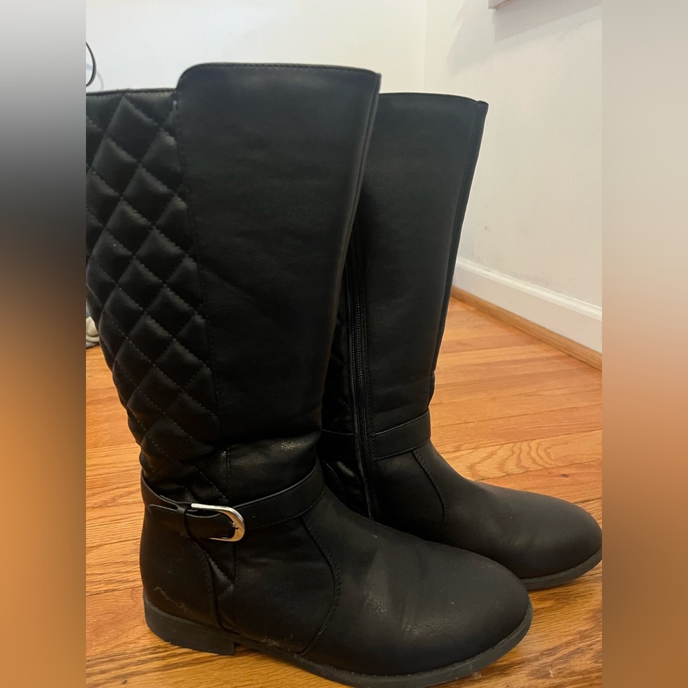 Black Quilted Mid-Calf Boots